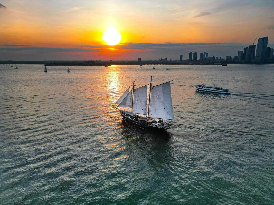 New York: Sunset Jazz Cruise - Photo 1 of 11